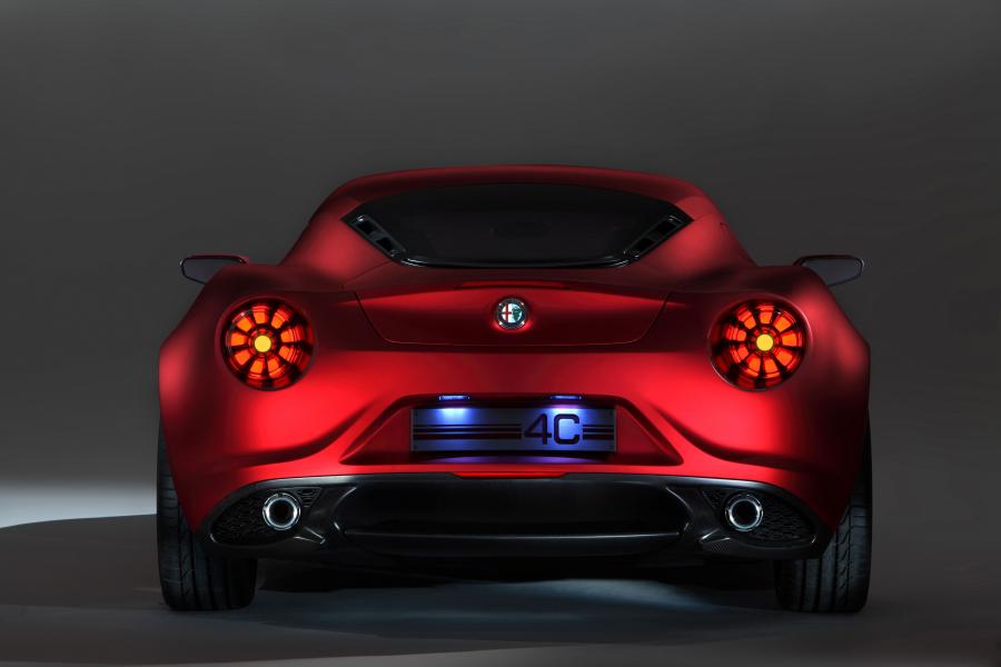  Alfa Romeo 4C Concept 2011 года  (фото 6 из 24)